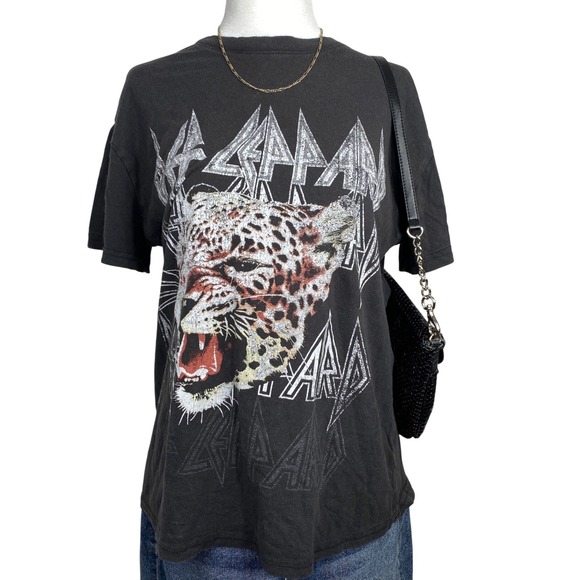 Def Leppard Band T Shirt Women's Medium Black Leopard Graphic Rock Vintage Y2K - Picture 1 of 6